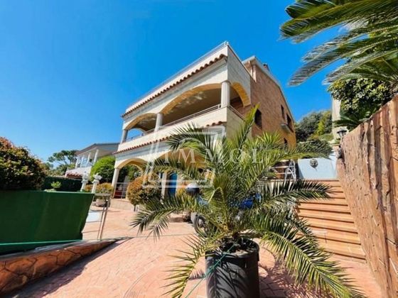 Foto 2 de Casa en venda a Mas Mora - Sant Daniel de 5 habitacions amb terrassa i piscina