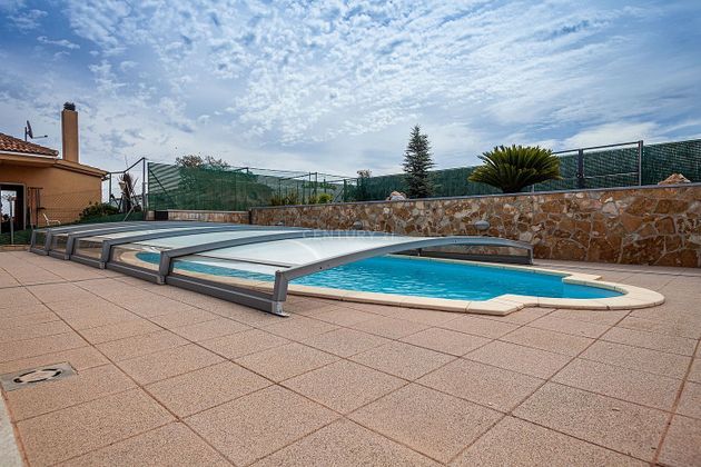 Foto 2 de Venta de chalet en Niàgara Parc - Ágora Parc - Roca Rossa de 3 habitaciones con piscina y aire acondicionado