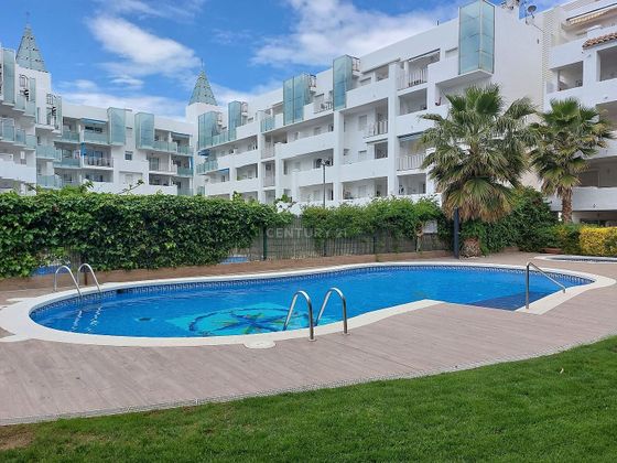 Foto 2 de Venta de piso en calle Del Port Marina de 2 habitaciones con terraza y piscina