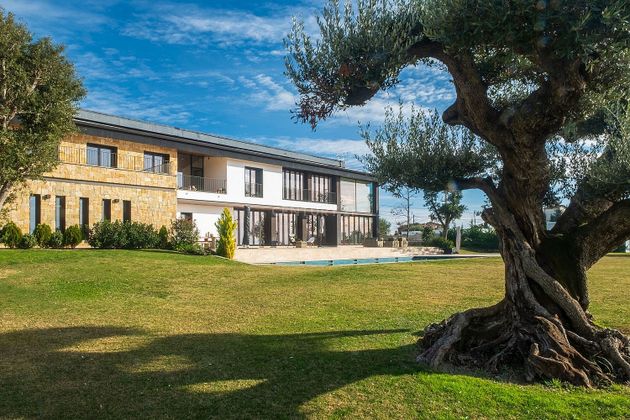 Foto 2 de Casa en venda a Santa Eulàlia de Ronçana de 8 habitacions amb piscina i balcó