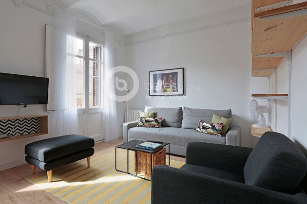 Foto 2 de Piso en alquiler en La Nova Esquerra de l'Eixample de 1 habitación con muebles y balcón