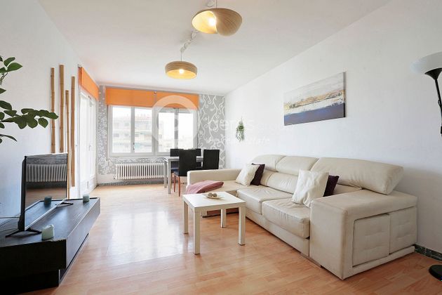 Foto 1 de Piso en alquiler en Premià de Mar de 4 habitaciones con muebles y balcón