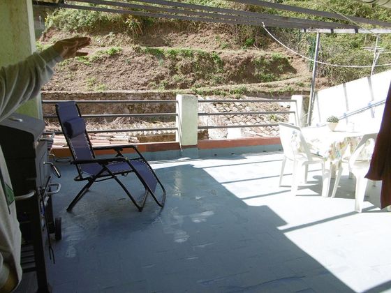 Foto 1 de Casa adosada en venta en calle Del Castell de 3 habitaciones con terraza y balcón