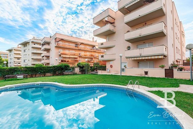 Foto 2 de Pis en venda a La Pineda de 2 habitacions amb terrassa i piscina
