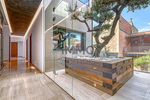 Foto 1 de Chalet en venta en Centre - Figueres de 4 habitaciones con terraza y piscina