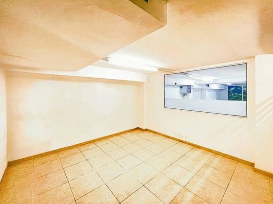 Foto 1 de Local en venda a Centre - Figueres de 338 m²