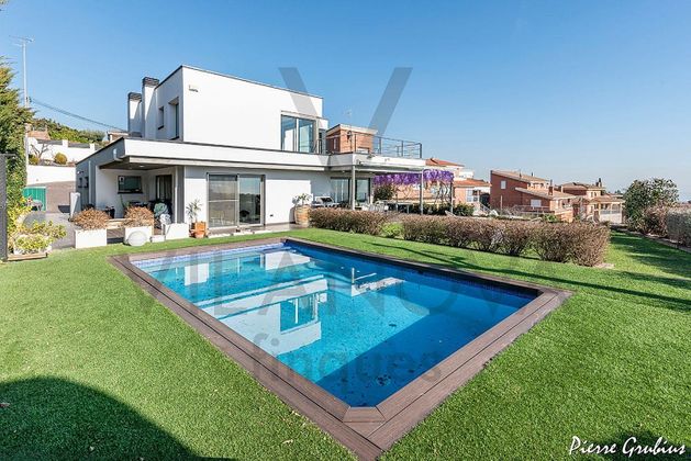 Foto 1 de Chalet en venta en calle Gessami de 5 habitaciones con terraza y piscina
