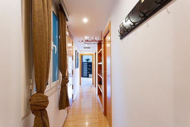 Foto 2 de Piso en venta en L'Antiga Esquerra de l'Eixample de 3 habitaciones con balcón y aire acondicionado