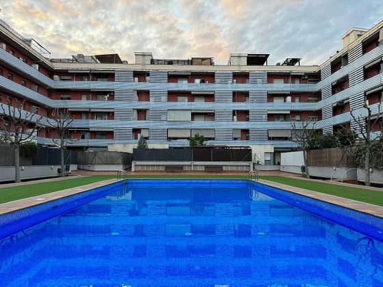 Foto 1 de Piso en venta en calle Del Puigsacalm de 2 habitaciones con terraza y piscina