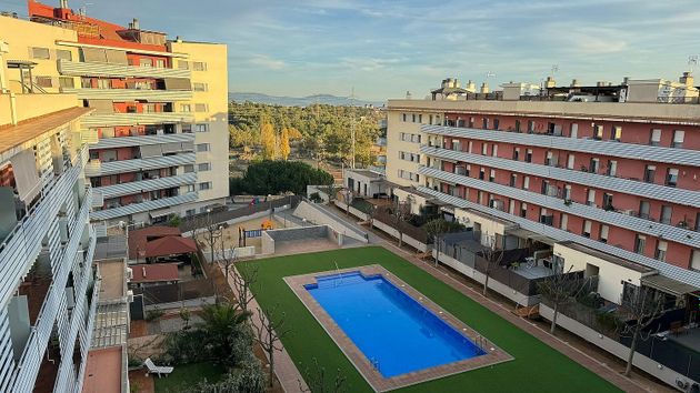 Foto 2 de Pis en venda a calle Del Puigsacalm de 2 habitacions amb terrassa i piscina