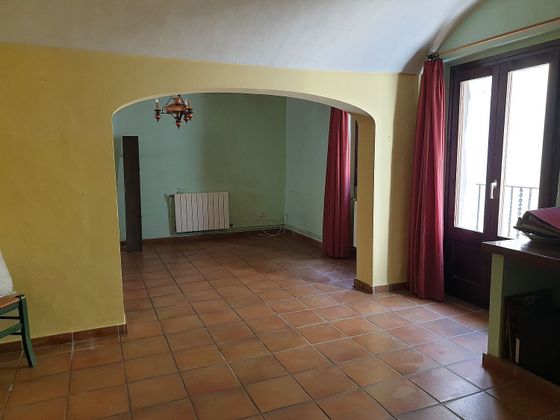 Foto 2 de Casa adossada en venda a Tortellà de 4 habitacions amb terrassa