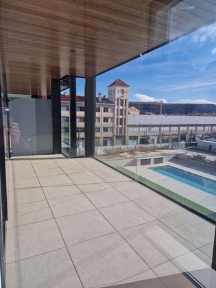Foto 1 de Piso en venta en Olot de 3 habitaciones con terraza y piscina