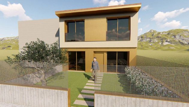 Foto 1 de Casa en venda a Olot de 3 habitacions amb terrassa i garatge