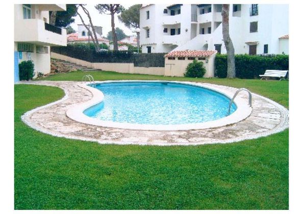 Foto 1 de Àtic en venda a Escala, L´ de 2 habitacions amb terrassa i piscina