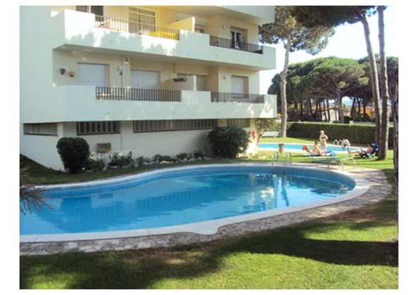 Foto 2 de Àtic en venda a Escala, L´ de 2 habitacions amb terrassa i piscina