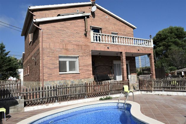 Foto 1 de Xalet en venda a Vacarisses de 3 habitacions amb terrassa i piscina