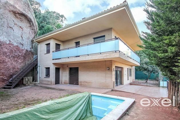 Foto 2 de Casa en venda a Torrelles de Llobregat de 4 habitacions amb terrassa i piscina