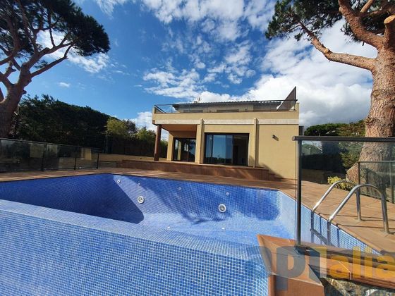 Foto 1 de Xalet en venda a Sant Pol - Volta de l'Ametller de 4 habitacions amb terrassa i piscina