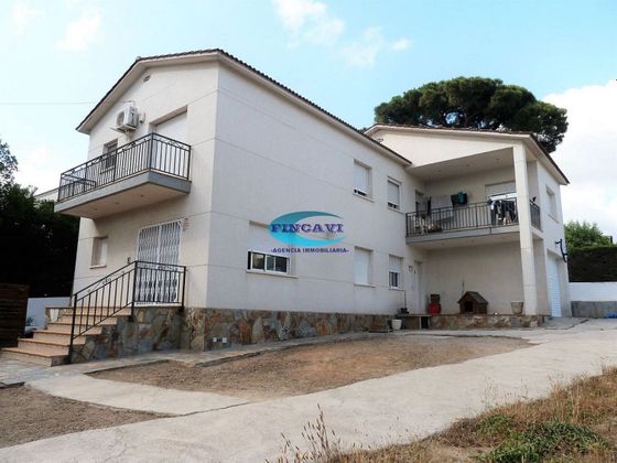 Foto 1 de Casa en venda a Santa Eulàlia de Ronçana de 5 habitacions amb terrassa i garatge