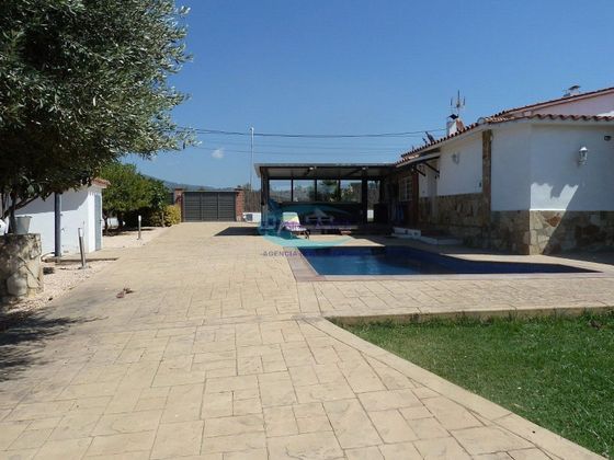 Foto 2 de Casa en venta en Santa Eulàlia de Ronçana de 3 habitaciones con piscina y garaje