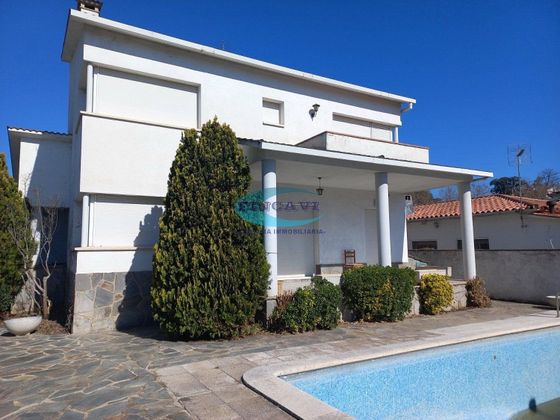 Foto 1 de Casa en venta en Santa Eulàlia de Ronçana de 7 habitaciones con terraza y piscina