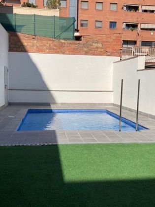 Foto 1 de Venta de piso en Montigalà -Sant Crist de 3 habitaciones con piscina y balcón