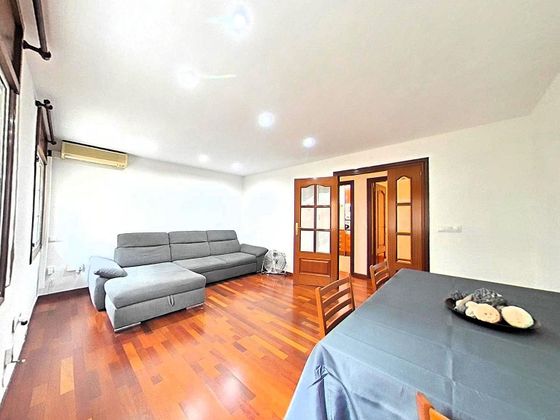 Foto 2 de Venta de piso en La Roureda de 2 habitaciones con aire acondicionado