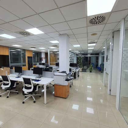 Foto 2 de Alquiler de oficina en calle De Luz Casanova de 11 m²