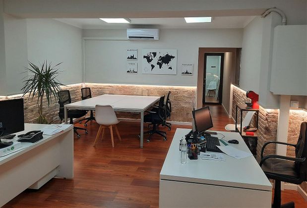 Foto 2 de Alquiler de oficina en calle De Vilamarí de 190 m²