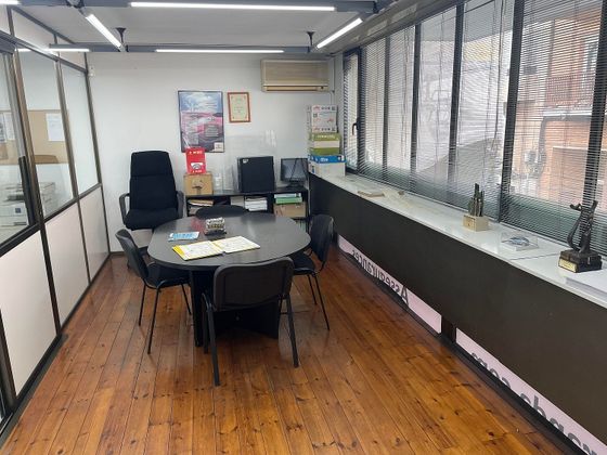 Foto 2 de Oficina en alquiler en La Teixonera de 18 m²