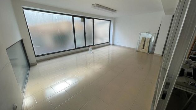 Foto 1 de Oficina en venda a calle Abat Llort de 44 m²