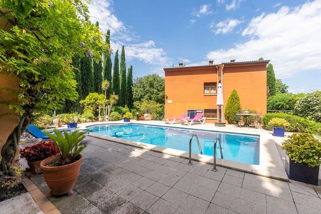 Foto 2 de Chalet en venta en Saus de 7 habitaciones con terraza y piscina