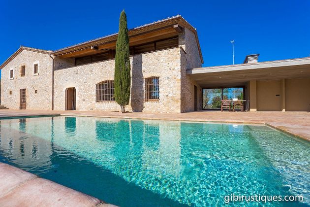 Foto 1 de Casa rural en venda a Bàscara de 5 habitacions amb terrassa i piscina