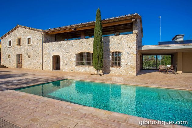 Foto 2 de Casa rural en venta en Bàscara de 5 habitaciones con terraza y piscina