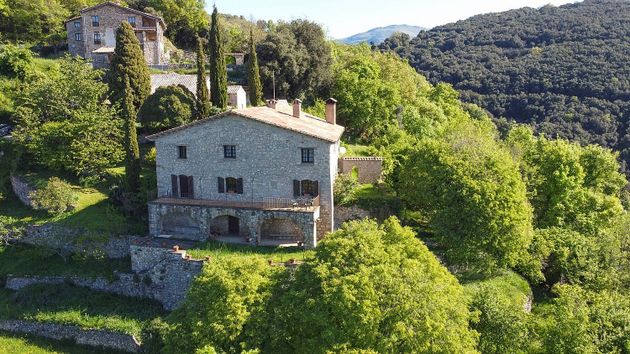 Foto 1 de Casa rural en venda a Montagut de 5 habitacions amb terrassa i jardí