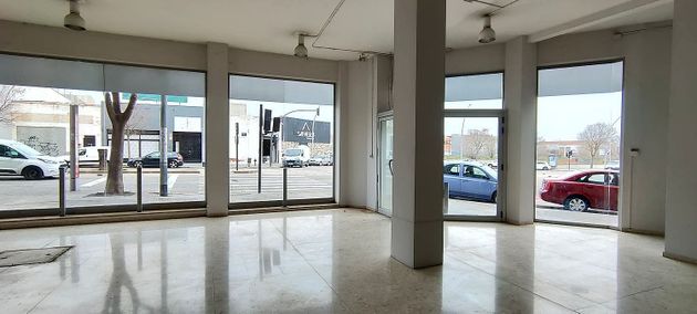 Foto 2 de Alquiler de local en avenida Jaume I de 626 m²