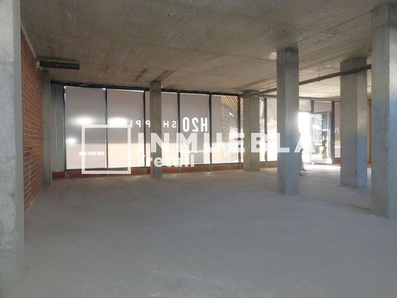 Foto 2 de Alquiler de local en rambla Del Gorg de 294 m²