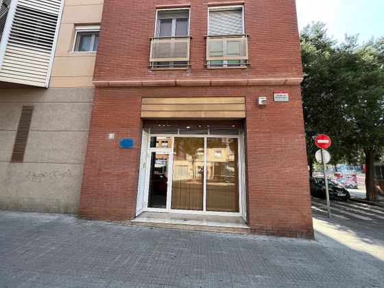 Foto 1 de Alquiler de local en calle Pompeu Fabra de 102 m²