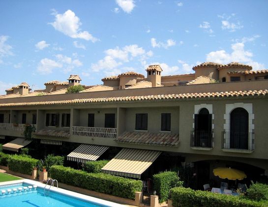 Foto 2 de Casa adossada en venda a Santa Cristina d'Aro de 3 habitacions amb terrassa i piscina