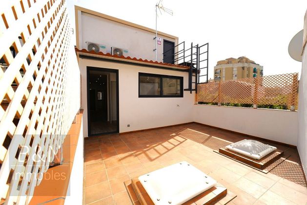 Foto 1 de Casa en venda a calle Del Consell de Cent de 3 habitacions amb terrassa i garatge