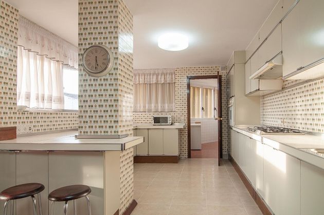 Foto 2 de Casa adossada en venda a Borges Blanques, Les de 4 habitacions amb terrassa i garatge
