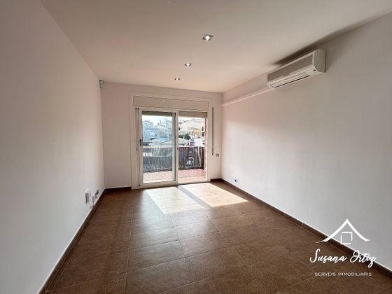 Foto 2 de Venta de piso en Sant Esteve Sesrovires de 3 habitaciones con balcón y aire acondicionado