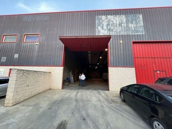 Foto 2 de Nau en venda a polígono Industrial Camí Dels Frares de 731 m²