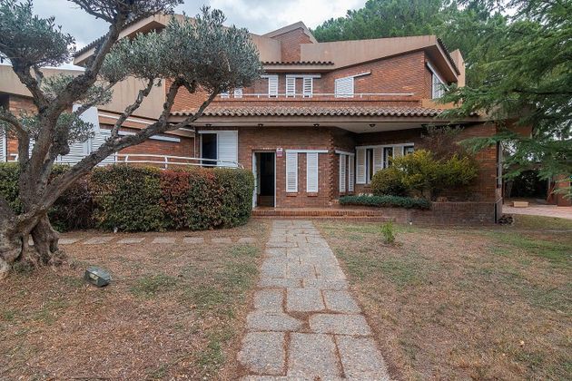 Foto 1 de Xalet en venda a calle Castell de L' Aranyó de 10 habitacions amb terrassa i garatge
