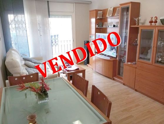 Foto 1 de Pis en venda a Espronceda - Campoamor - Santa Pau de 4 habitacions amb balcó i calefacció