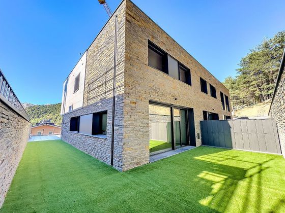 Foto 2 de Casa adossada en venda a urbanización Els Oriosos de 3 habitacions amb terrassa i garatge