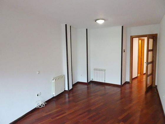 Foto 1 de Dúplex en venda a Roca del Vallès, la de 2 habitacions amb terrassa i garatge