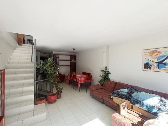 Foto 1 de Dúplex en venta en Centre - Joan Prim de 4 habitaciones con terraza y balcón