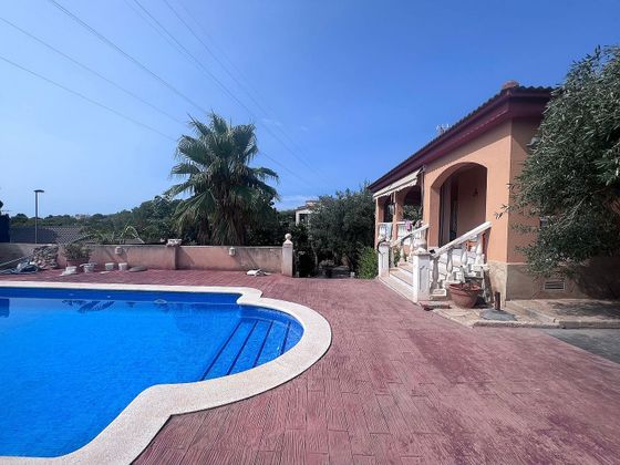 Foto 1 de Chalet en venta en Creixell de 5 habitaciones con terraza y piscina