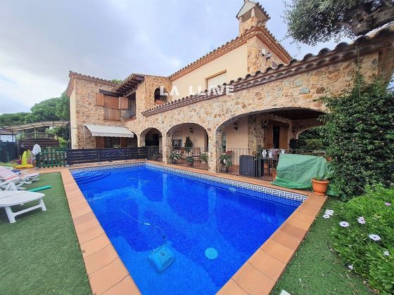 Foto 1 de Casa en venta en Urbanitzacions de 5 habitaciones con terraza y piscina